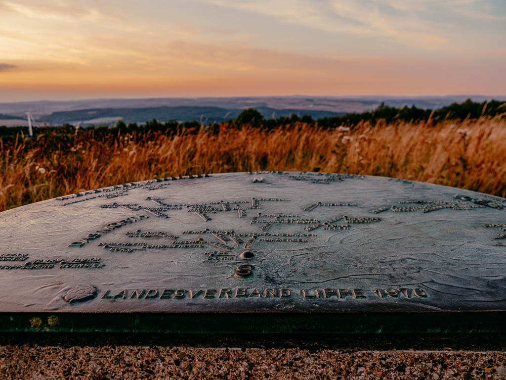 Panorama beim Sonnenuntergang am K&ouml;terberg im Teutoburger Wald