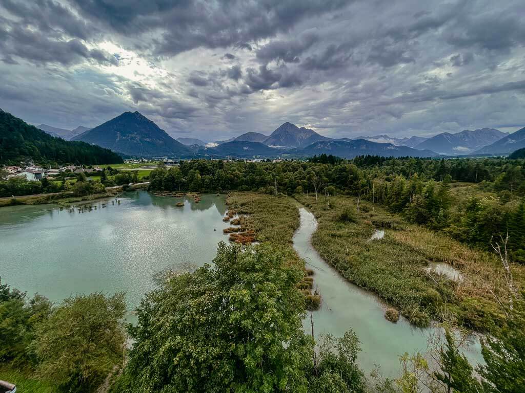 Ausblick auf die Biotoplandschaft vom Vogelbeobachtungsturm in Pflach