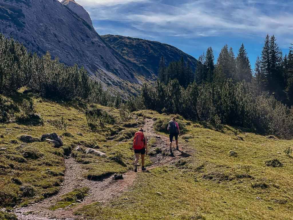 Lechweg - Wandern auf einem Pfad zum Formarinsee