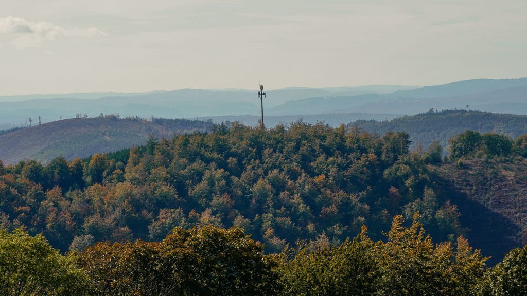 Rothaarsteig - Panoramaausblick von der Ginsburg