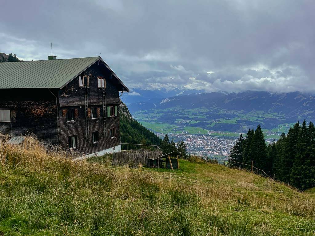 Berggasthof Gr&uuml;ntenhaus bei Sonthofen auf dem Wanderweg der Wandertrilogie Allg&auml;u