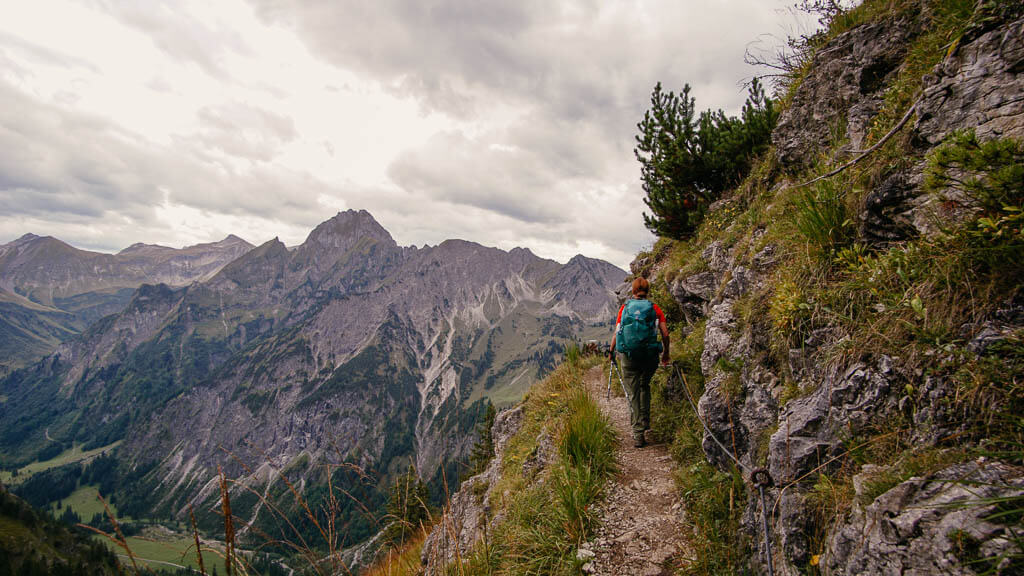 Wandertrilogie Allg&auml;u - Abenteuerlicher und felsiger Wanderweg auf dem Gleitweg von Oberstdorf zum Nebelhorn