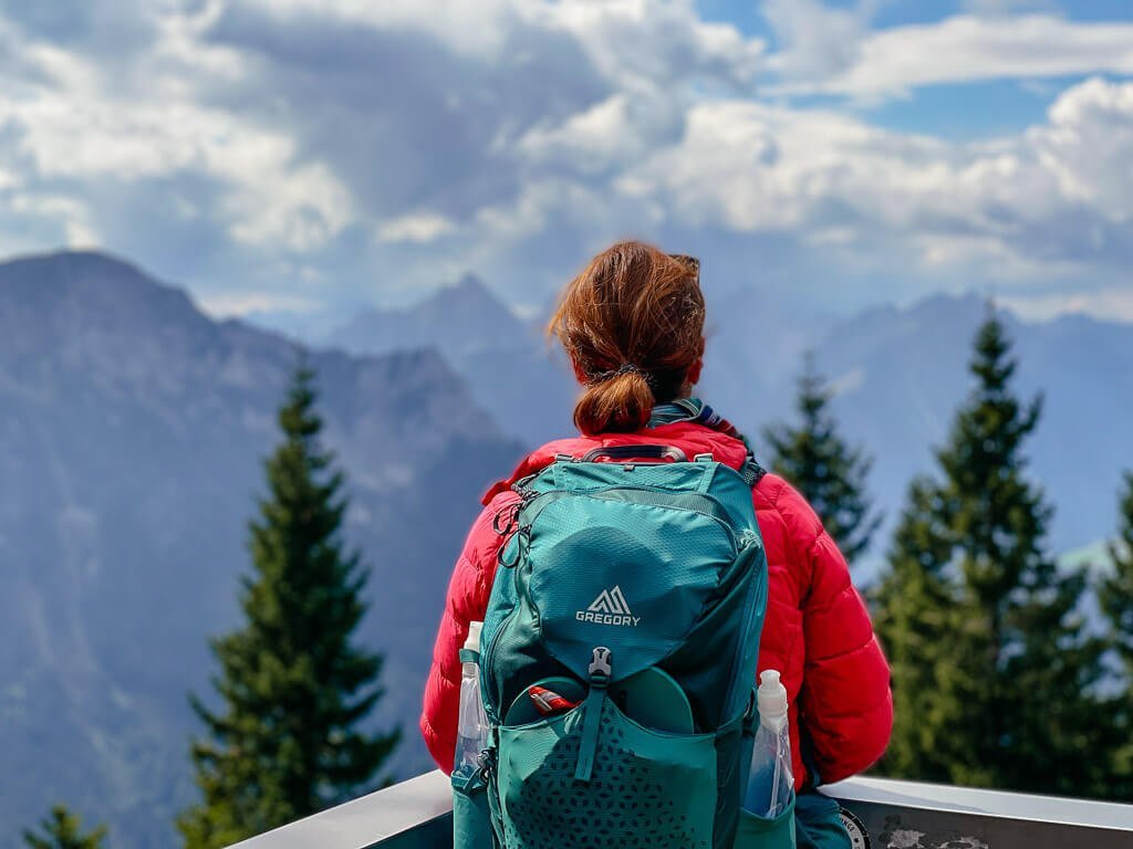 Couchflucht genie&szlig;t Bergpanorama auf der K&ouml;nigsrunde am Tegelberg.