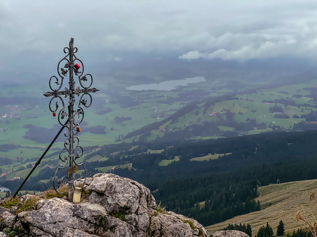 Panorama vom Gipfelkreuz des Gr&uuml;nten im Allg&auml;u