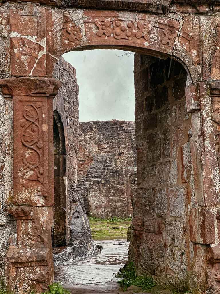 Hohenburg auf dem Burgenweg im Elsass