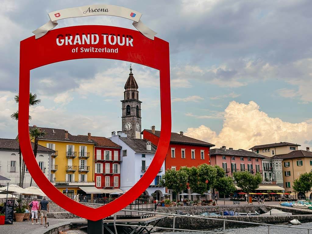 Grand Tour of Switzerland Schild in Ascona am Lago Maggiore