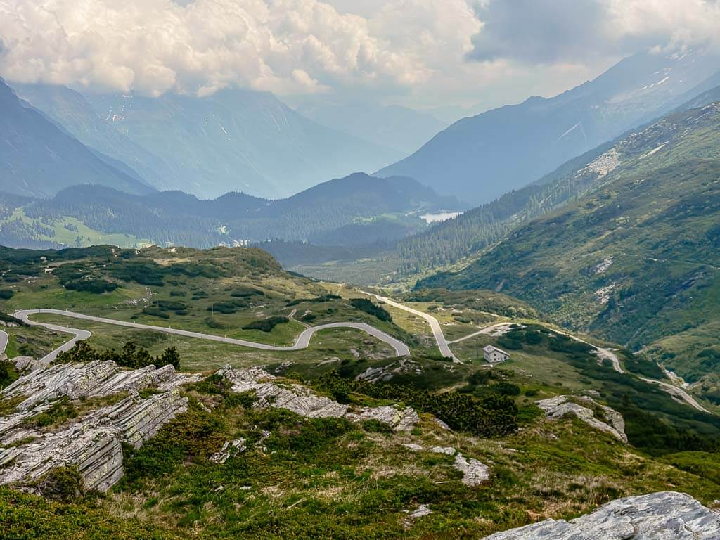 Grand Tour of Switzerland auf der Passstra&szlig;e San Bernardino