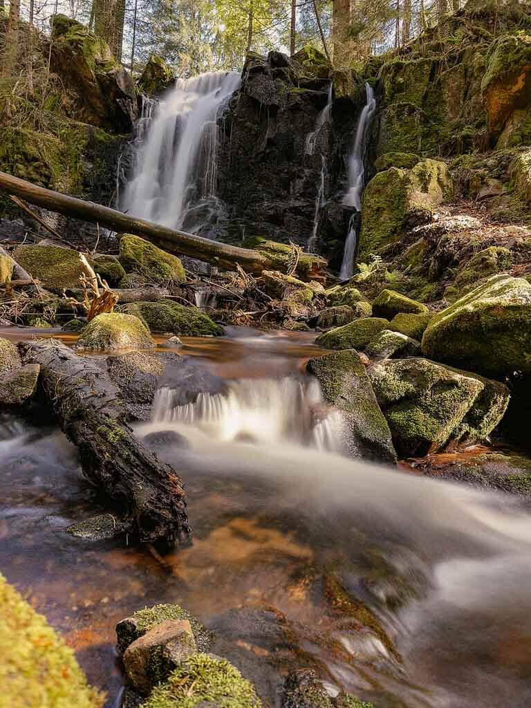 Trekking im Schwarzwald-Windberg-Wasserfall auf dem Albsteig