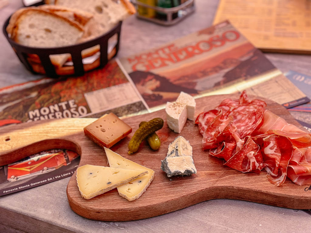 Spezialit&auml;tenplatte im Ristorante Buffet Bellavista am Monte Generoso