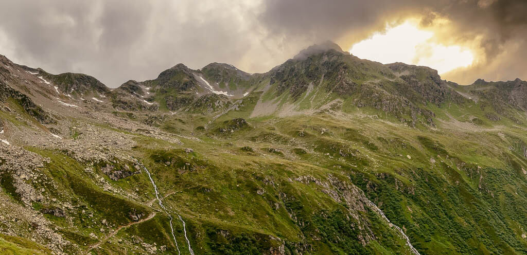 Bergkulisse beim Sonnenuntergang an der T&uuml;binger H&uuml;tte im Montafon