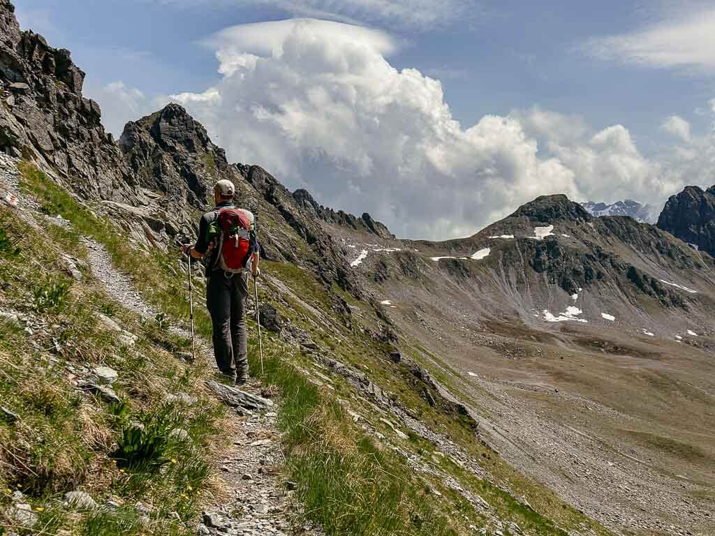 Wanderweg am Sarotlajoch in der Schweiz auf der Montafoner H&uuml;ttenrunde