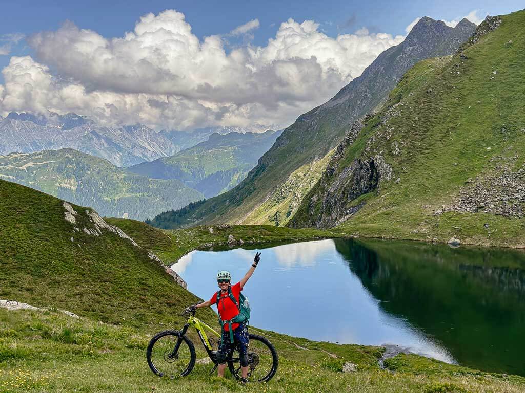 Couchflucht mit Mountainbike am Schwarzsee am Hochjoch im Montafon