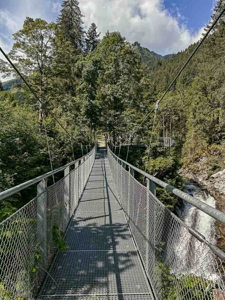H&auml;ngebr&uuml;cke am Spertentaler Wasserfall in den Kitzb&uuml;heler Alpen