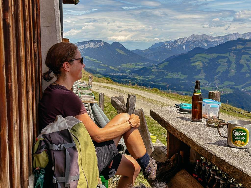 Rast an der Haagalm auf dem KAT Walk in den Kitzb&uuml;heler Alpen