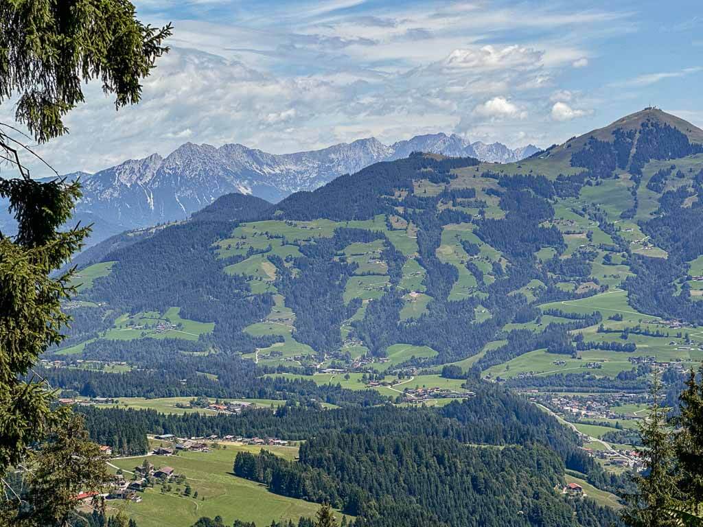 Ausblick auf die Hohe Salve in den Kitzb&uuml;heler Alpen
