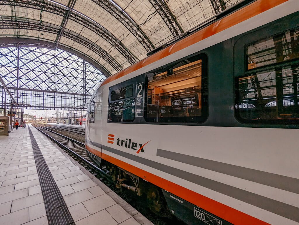 Wandern mit dem trilex Zug der Länderbahn ab Dresden