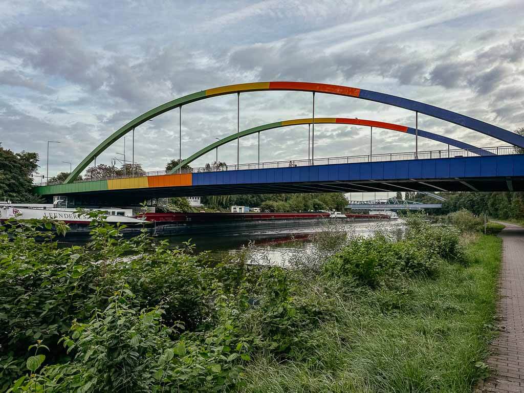 Bunte Br&uuml;cke am Rhein Herne Kanal in Duisburg
