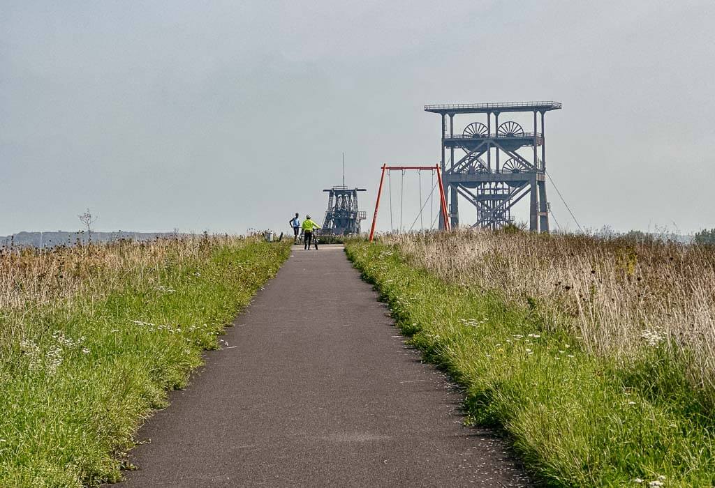 Ausblick von der kleinen Halde im Gneisenau-Park auf die ehemalige Zeche