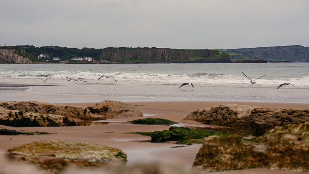 Wandern in Nordirland an der White Park Bay an der Causeway Coast