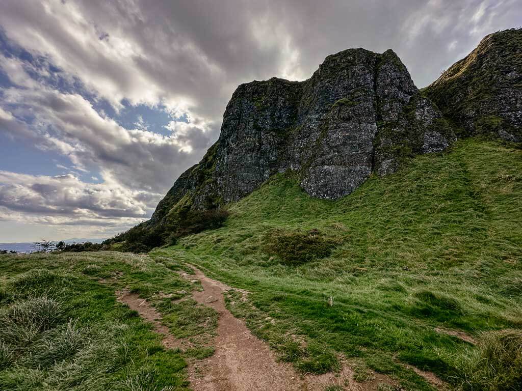 Ausblick beim Wandern am Cave Hill in Belfast, Nordirland