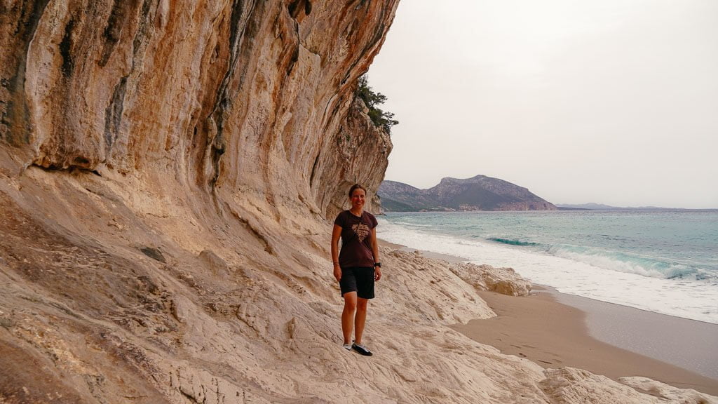 Couchflucht beim wandern am Strand der Cala Luna