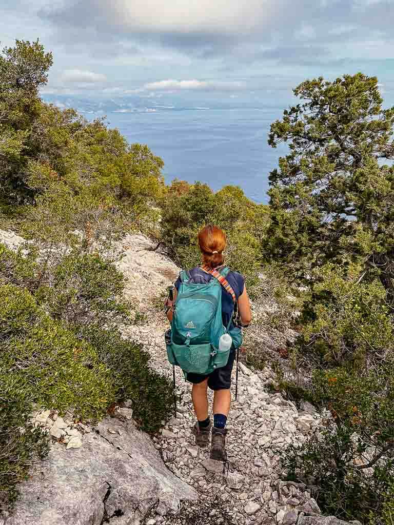 Sardinien wandern auf dem Weg zur Cala Mariolu