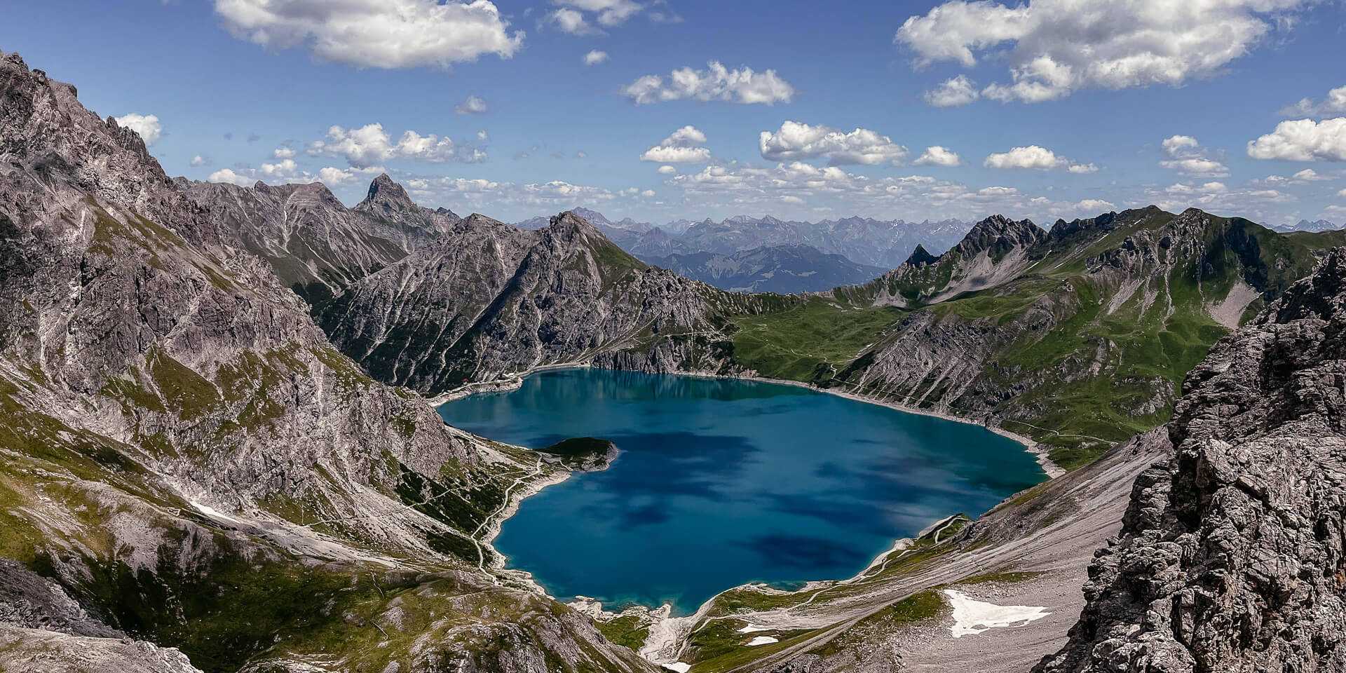 Ausblick auf den Lünersee in Herzform vom Gafalljoch