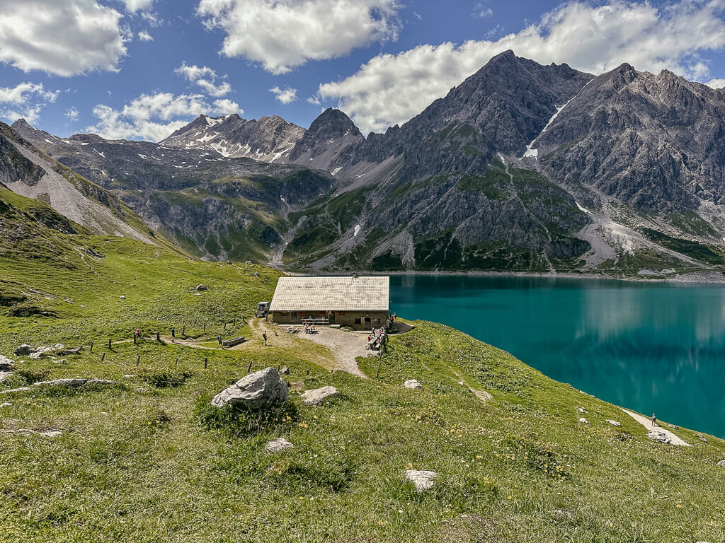 Lünerseealpe beim Wandern am Lünersee im Brandnertal